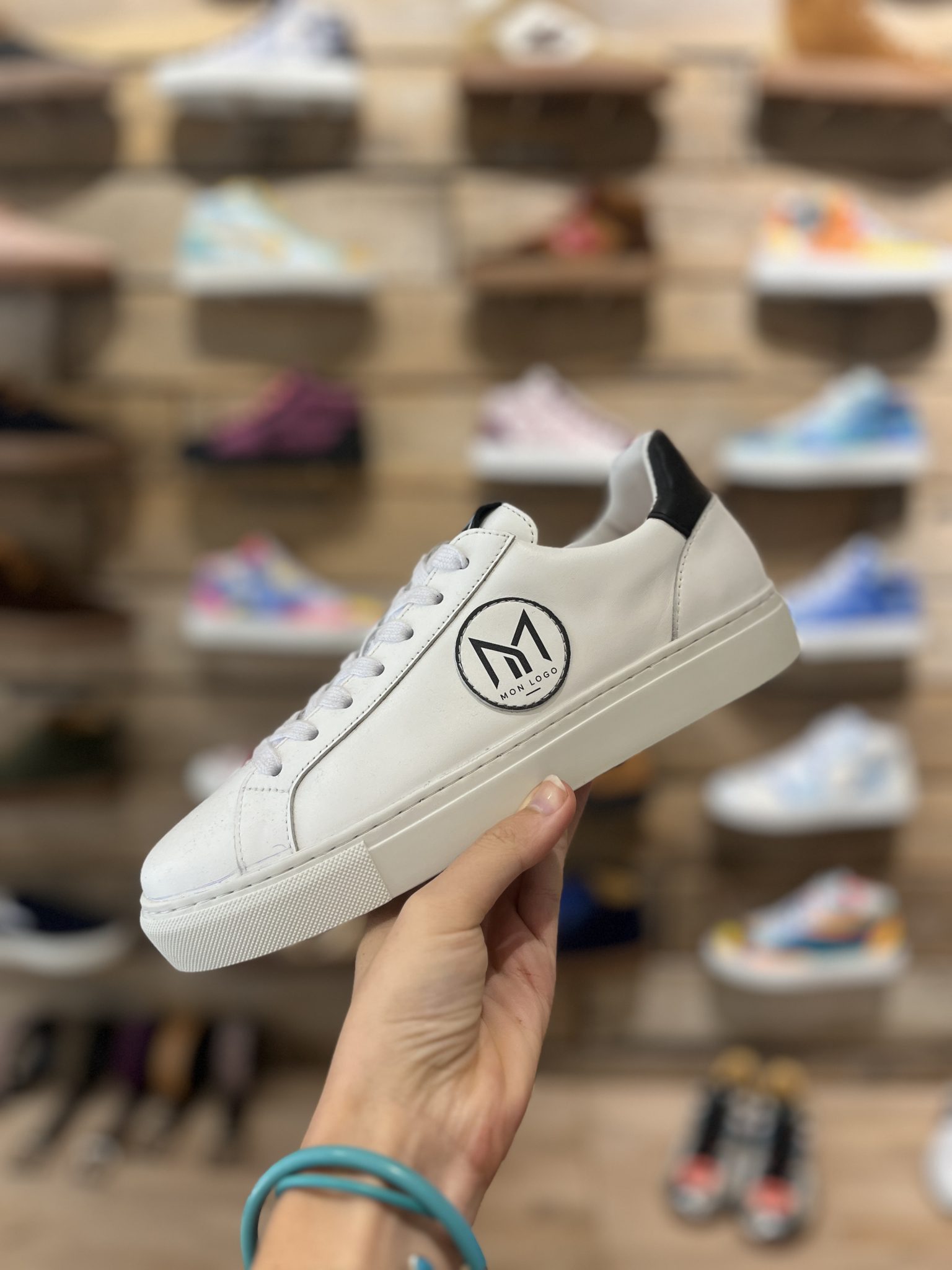 Créez des baskets personnalisées pour entreprise